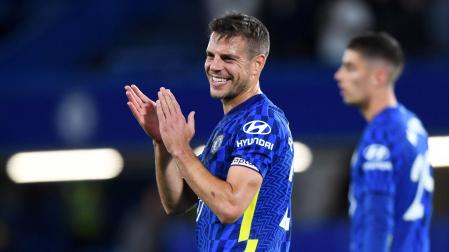 César Azpilicueta continuará vistiendo los colores del Chelsea