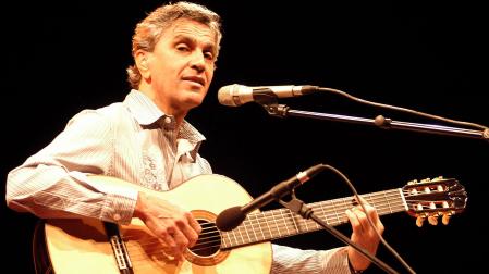 Caetano Veloso, en los Festivales del Mundo de la Ciudadela de Pamplona, en 2003