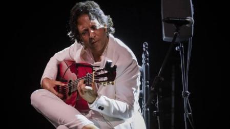 El guitarrista Jesús Carbonell, durante una actuación