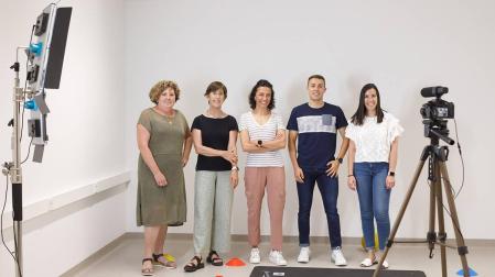 El equipo investigador involucrado en el proyecto. De izquierda a derecha, Begoña González Itarte, Blanca Erice Echegaray, Alicia Alonso Martínez, Gaizka Legarra Gorgoñón y Yesenia García Alonso