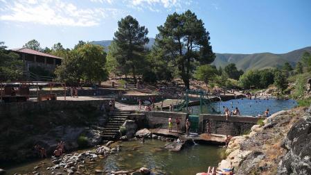 Piscina fluvial en Acebo (Cáceres, España)