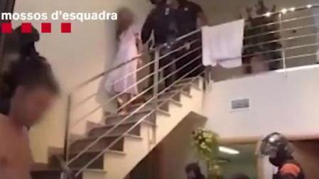 Un momento de las deteciones llevadas a cabo por los Mossos d'Esquadra