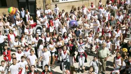 Fotos del inicio de las fiestas en Oteiza.