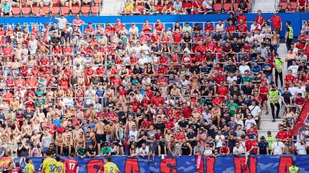 Fotos del Osasuna-Cádiz disputado en El Sadar.