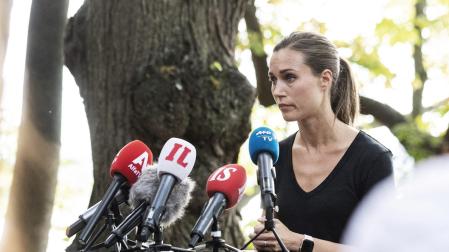 La primera ministra de Finlandia, Sanna Marin, durante una rueda de prensa tras la publicación de un vídeo en el que se le veía en una fiesta privada