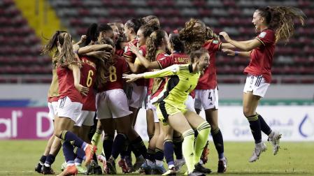 Las jugadoras españolas de la selección sub-20 celebran el pase a la final del Mundial de Costa Rica tras derrotar a Países Bajos