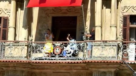 La cantaora jerezana ha deleitado al público desde el balcón consistorial, acompañada a la guitarra por Manuel Parrilla