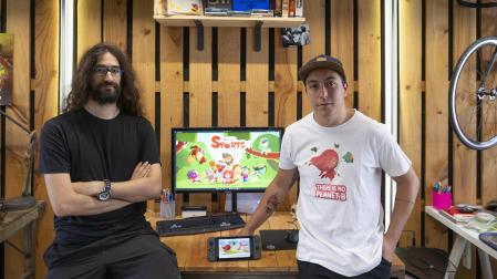 Iñaki Díaz Gómez y Javier Pérez Estarriaga, en su estudio de Lezkairu