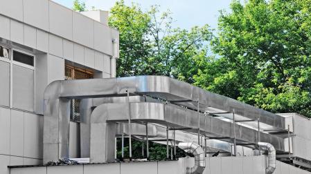 Para mejorar la calidad de aire interior de los edificios lo más importante es ventilar.