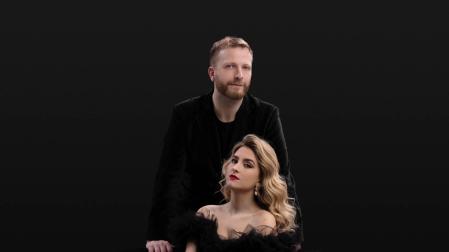 El pianista Rinaldo Zhok y la soprano Sofía Esparza, en una imagen de estudio