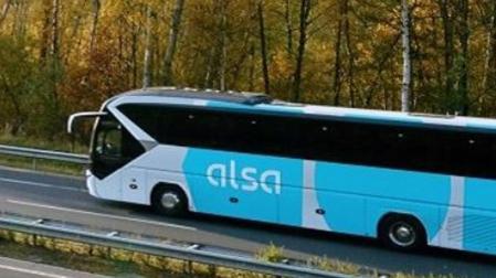 Imagen de un autobús de Alsa