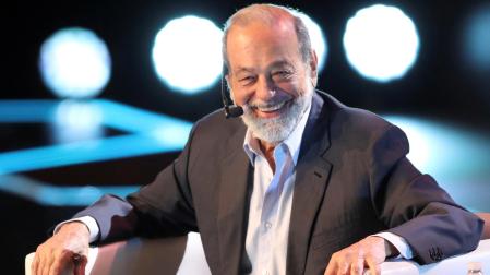 El empresario mexicano Carlos Slim considera que “la idea de que se jubile una persona a los 60 o 65 años es absurda”