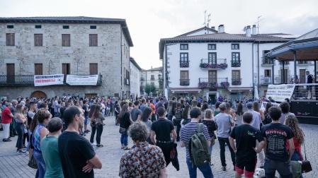 Manifestación del Ospa Eguna 2022 en AlsasuaAmpliar