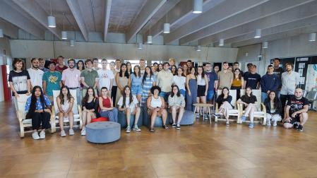 Algunos de los mentores y mentoras de este curso durante la jornada de formación celebrada en la UPNA