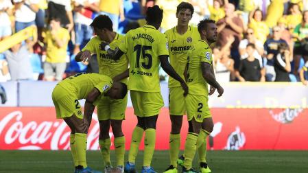 Los jugadores del Villarreal celebran el primer tanto, obra de Gerard Moreno