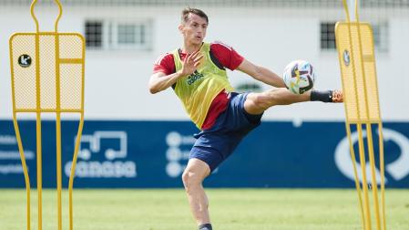 Budimir, en pleno entrenamiento específico, este jueves en Tajonar.