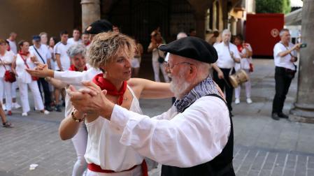 Fotos del festival de danzas de Rocamador de Sangüesa.