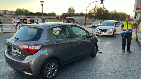 Vehículo detenido en la plaza de la Paz de Pamplona