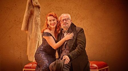 Lucía Quintana y Juan Echanove protagonizan 'Ser o no ser'.