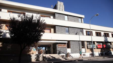 Entrada a las instalaciones del complejo deportivo de Ribotas de Tudela