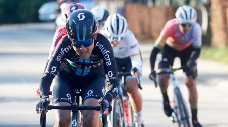 La ciclista neerlandesa Floortje Mackaij ha fichado por el Movistar Team