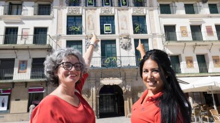 A: BLANCA ALDANONDO
F: 14/09/2022
P: RUTH DE RIOJA MARCOS (MIEMBRO RECICLETA) Y VERONICA GORMEDINO LOPEZ (CONCEJALA), DELANTE DE LA CASA DEL RELOJ DECORADA CON BICICLETAS
L: TUDELA
T: PRESENTACION DE LOS ACTOS DE LA SEMANA EUROPEA DE LA MOVILIDAD