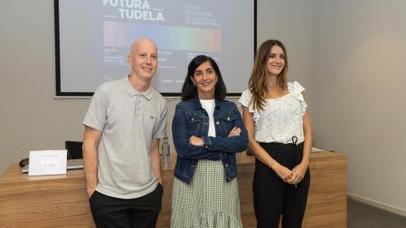 A: BLANCA ALDANONDO
F: 15/09/2022
P: DE IZDA. A DCHA.; ALFREDO MARTINEZ PEREZ (ASALTO PROYECTOS CULTURALES), MERCHE AÑON MONTON (CONCEJALA CULTURA) Y BEGOÑA MORENO VALENCIA (FUNDACION MIGUEL EZA)
L: TUDELA
T: PRESENTACION DEL FESTIVAL INTERNACIONAL DE ARTE URBANO "FUTURA TUDELA"