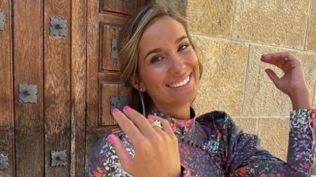 Imagen de María Pombo, invitada en una boda en Pamplona
