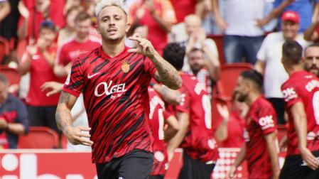 Pablo Maffeo celebra el gol marcado al Almería