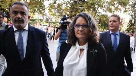 Oltra, acompañada de sus letrados a la llegada a los juzgados

ROBER SOLSONA

19/09/2022