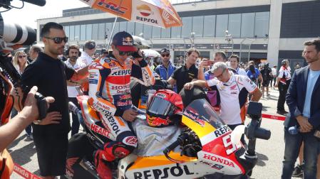 Marc Márquez antes del comienzo del Gran Premio Animoca Brands de Aragón de MotoGP