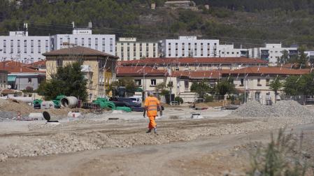 Obras en la calle Ezcaba junto al colegio Irabia-Izaga