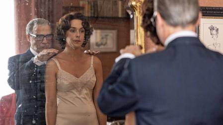 Alberto San Juan da vida a Cristóbal Balenciaga y Belén Cuesta es Fabiola de Mora y Aragón antes de convertirse en reina de Bélgica
