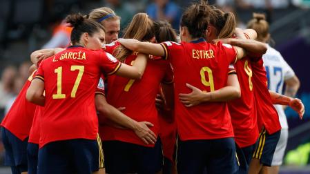 Las jugadoras de la selección española celebran uno de los goles durante la Eurocopa Femenina