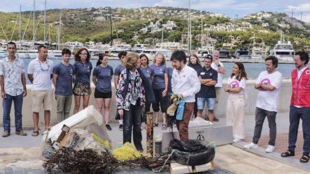 La reina Sofía, participando en el cierre de la campaña '1m2 por las playas y los mares'