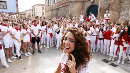 Cohete del inicio de las fiestas de San Miguel de Cortes 2022