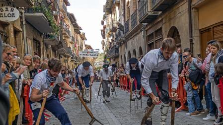 Carreras de layas y mercado de artesanía de Puente la Reina