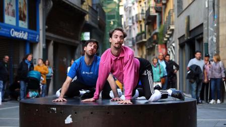 Exhibición de danza contemporánea por las calles de Pamplona