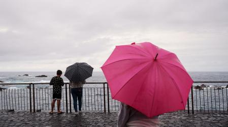 Las Islas Canarias permanecen en aviso de nivel rojo por la influencia de la tormenta tropical Hermine