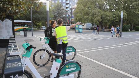 Aprovechando la Semana Europea de la Movilidad, se explicó el funcionamiento del sistema de alquiler de bicis eléctricas