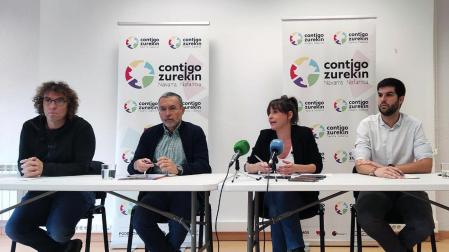 Los representantes de Contigo Navarra Iñigo Rudi, Miguel Laparra, Begoña Alfaro y Carlos Guzmán, durante la rueda de prensa de este martes