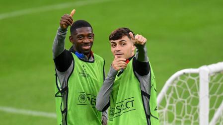 Dembelé y Pedri durante el entrenamiento previo al duelo contra el Inter