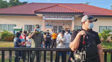 La Policía Nacional de Tailandia ha confirmado la muerte de 35 personas, entre ellas 24 niños, después de que un antiguo agente abriera fuego contra una guardería