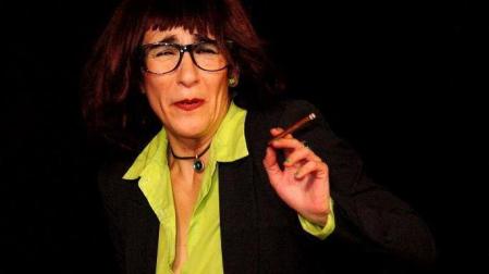 La obra de teatro 'Ovarios verdes fritos' de Detritus Teatro, esta tarde en Villava.