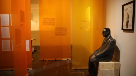 El ‘Espectador de espectadores’, entre las piezas que se exhiben en la muestra, situada en la tercera planta del Museo de Navarra.