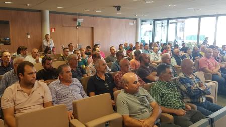 Charla del sindicato UAGN en Estella para abordar la nueva PAC, que entra en vigor el 1 de enero.