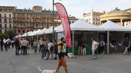Ambiente, este viernes, tras la apertura de la Feria del Producto Local.