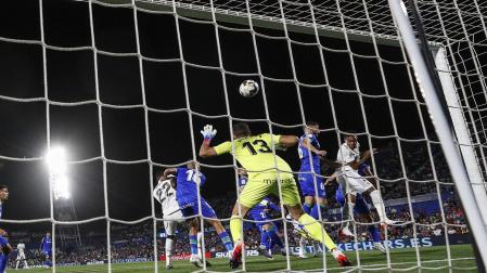 Militao cabecea a gol en el minuto 3 del encuentro contra el Getafe