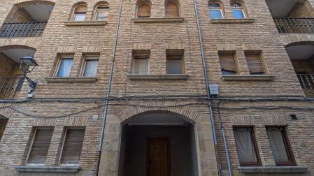 Vista de las antiguas casas de los maestros que se rehabilitarán como vivienda de alquiler