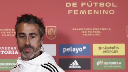 Jorge Vilda antes de la rueda de prensa previa al choque de España contra EE UU en El Sadar